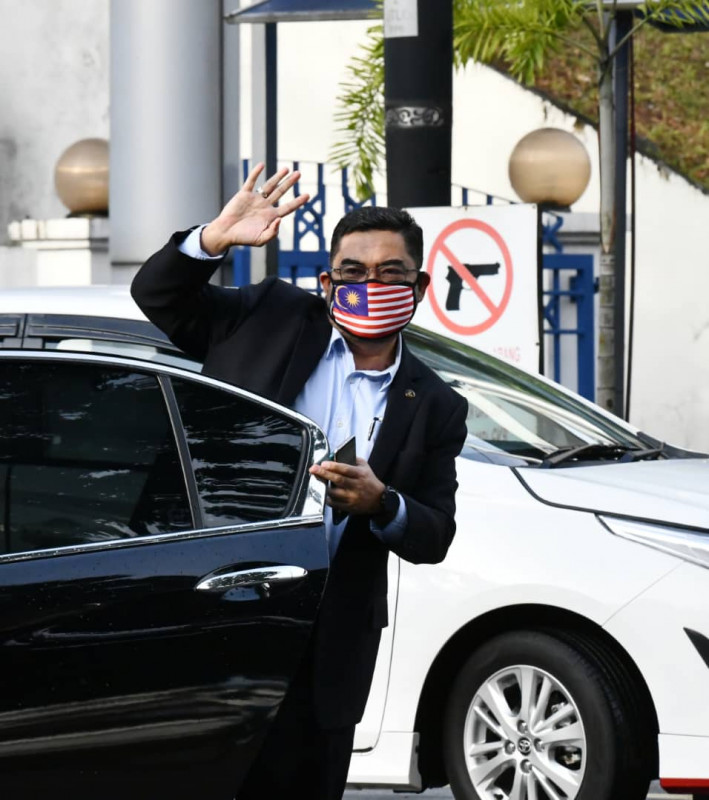 Mujahid leaves Bukit Aman after hour-long sedition probe