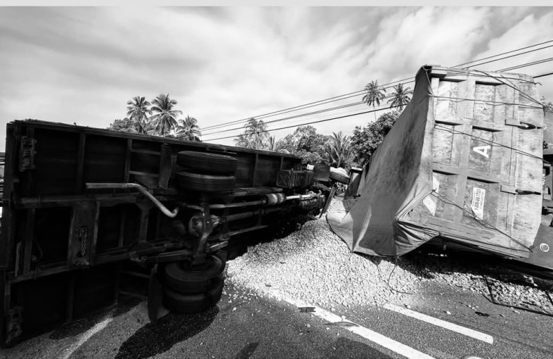 Fahmi extends condolences over fatal FRU accident in Teluk Intan, death toll rises