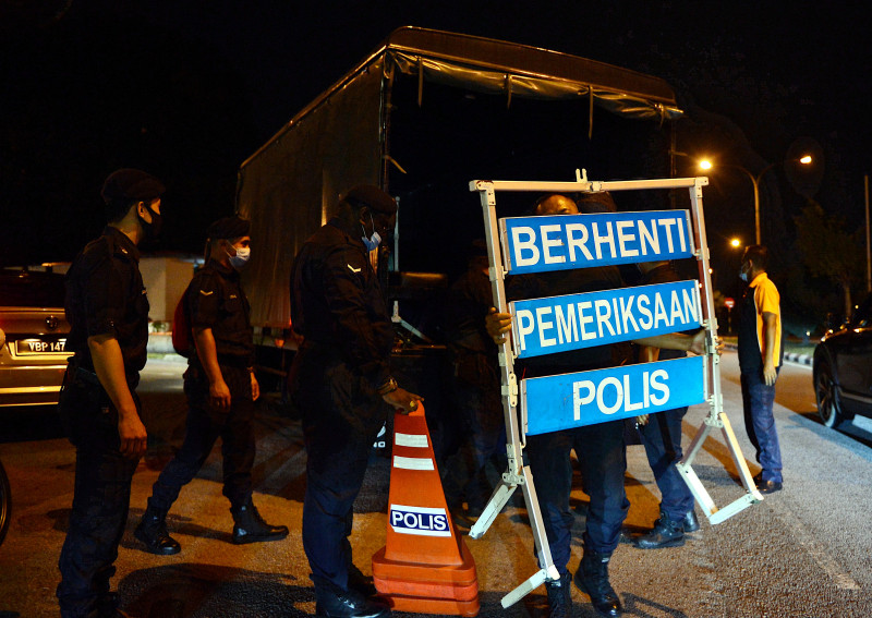 CMCO: Two roadblocks and three road closures in Bukit Kuda
