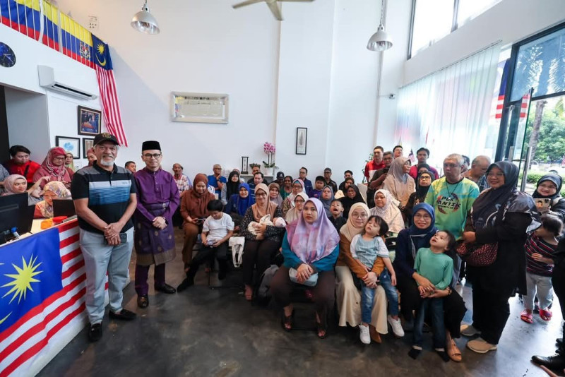 Embrace spirit of Aidilfitri, avoid disputes in society – Fahmi