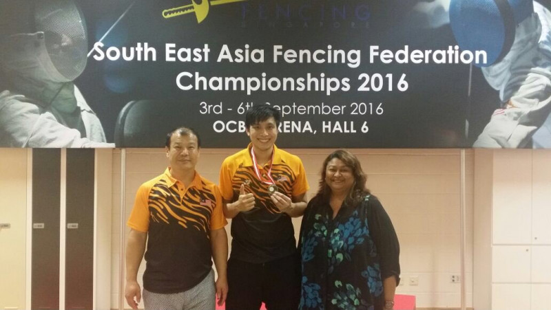 SEA Games: Fencer Joshua has to settle for bronze