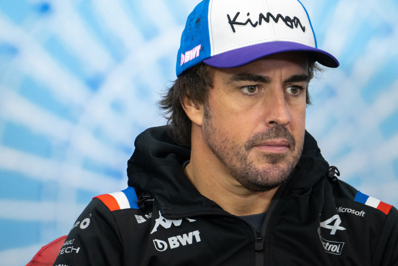 Alonso fastest in wet Japanese first practice, Verstappen sixth