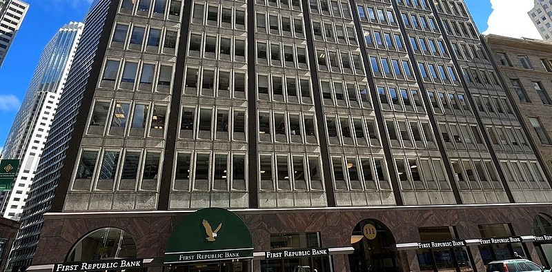 Banking giants unite, pour in US$30 bil to rescue First Republic Bank