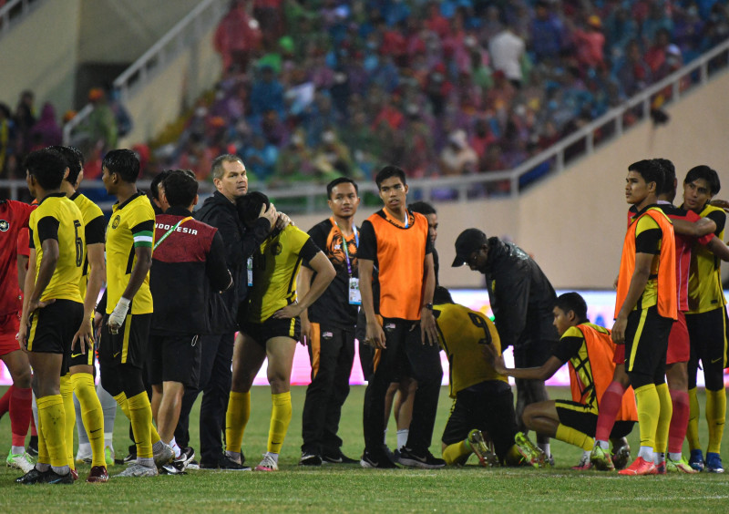 Young striker Luqman apologises for penalty miss against Indonesia
