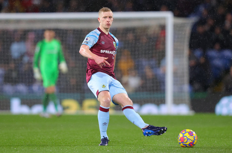 Brentford sign ex-Burnley captain Ben Mee