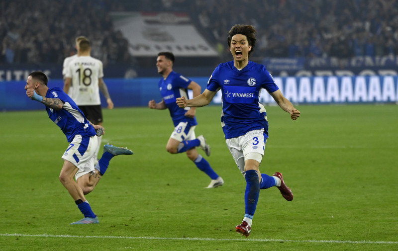 Schalke wages dramatic comeback to return to Bundesliga