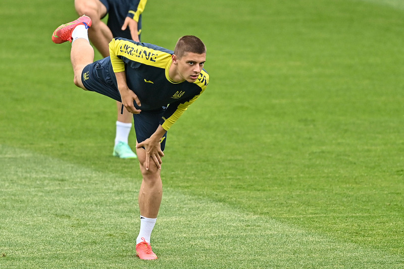 Everton completes signing of Dynamo Kiev’s left-back 