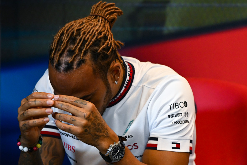 Hamilton apologises for angry outburst after loss