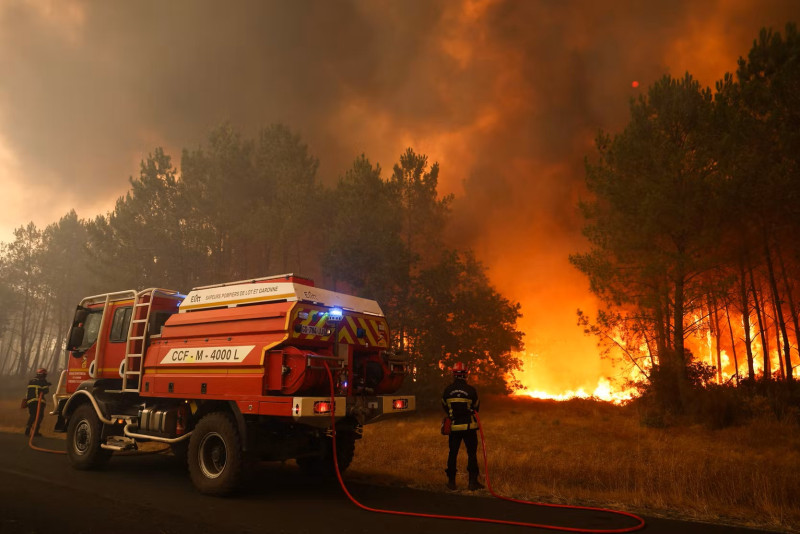 France deploys military aircraft as wildfires rage across Europe