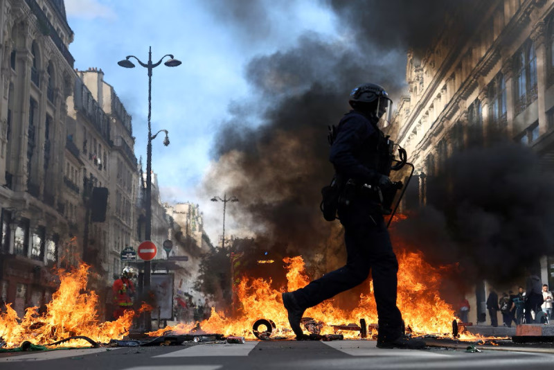 France protests turn violent as 1,200 arrested, public buildings set ablaze