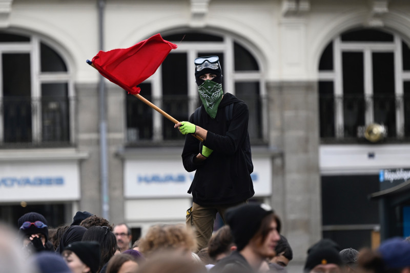 France faces delays as unions call transport strike