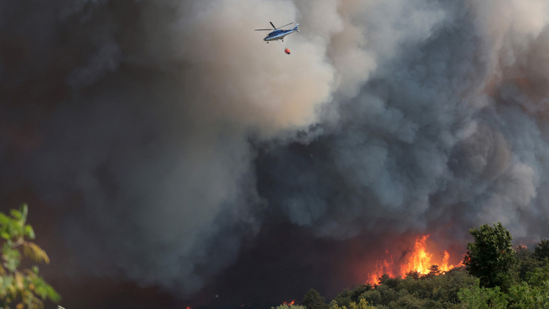 Firefighters contain French blazes but caution reigns