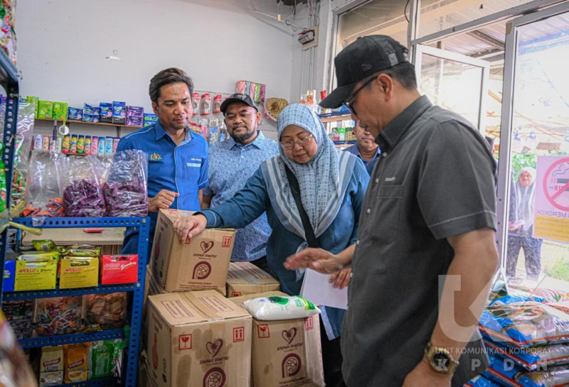 No community left behind in essential supply distribution - Fuziah