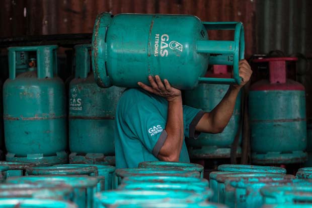 Govt to reduce basic average tariff for gas facility use