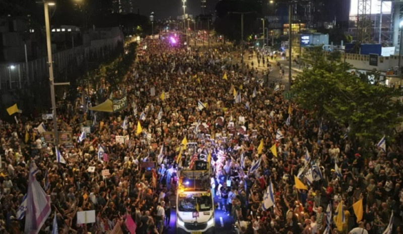 Thousands rally in Tel Aviv against Netanyahu’s new Gaza plan, demand release of hostages