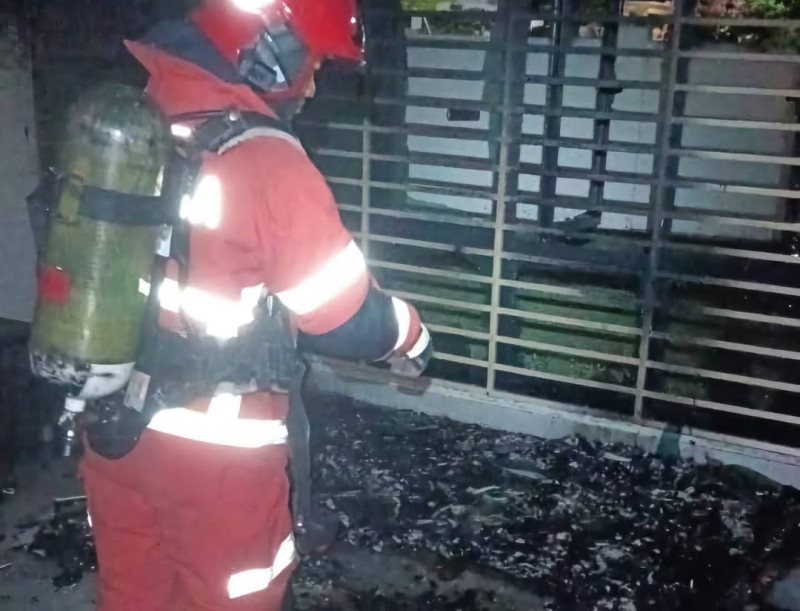 Woman breaks leg as eight escape early-morning fire at Batu Ferringhi homestay