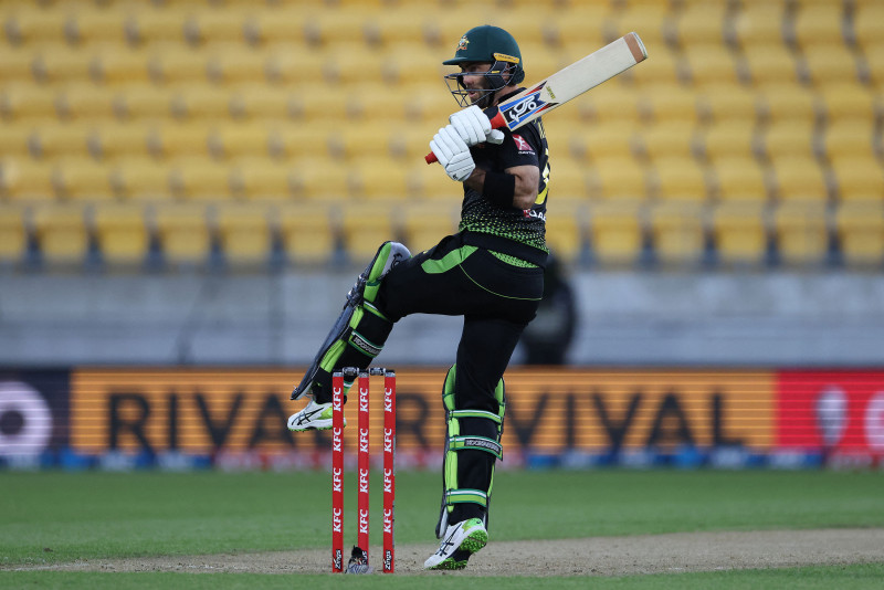 Rejuvenated Maxwell leads Bangalore's IPL title charge