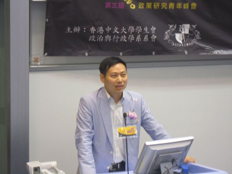 Hong Kong minister resigns over tapas party