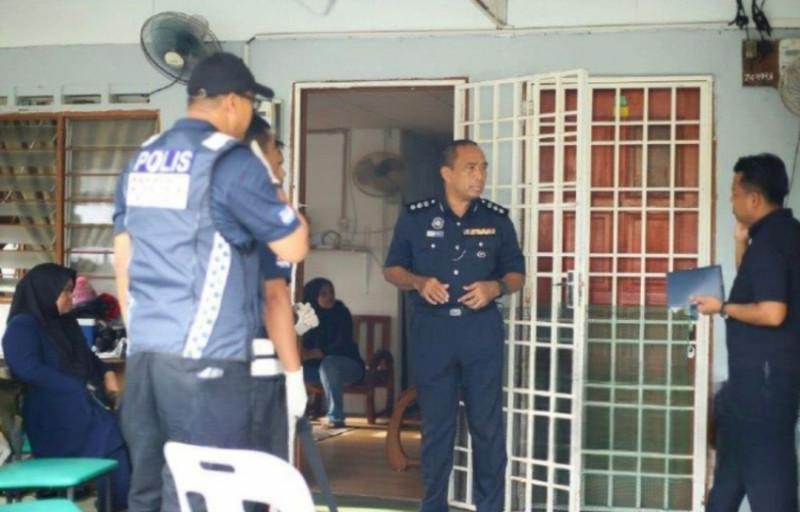 Man slashes wife before turning blade on himself in domestic dispute