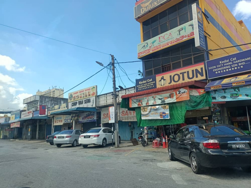 Butterworth suburb’s hawkers voluntarily close amid Covid-19 surge