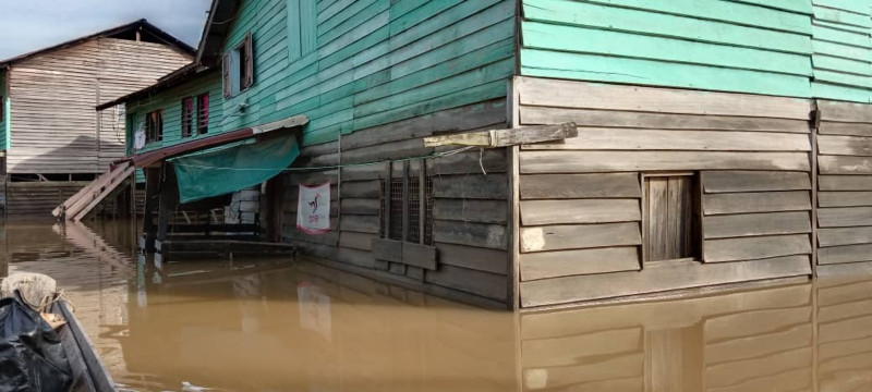 Floods hit northern Sarawak, some places under metre-high waters