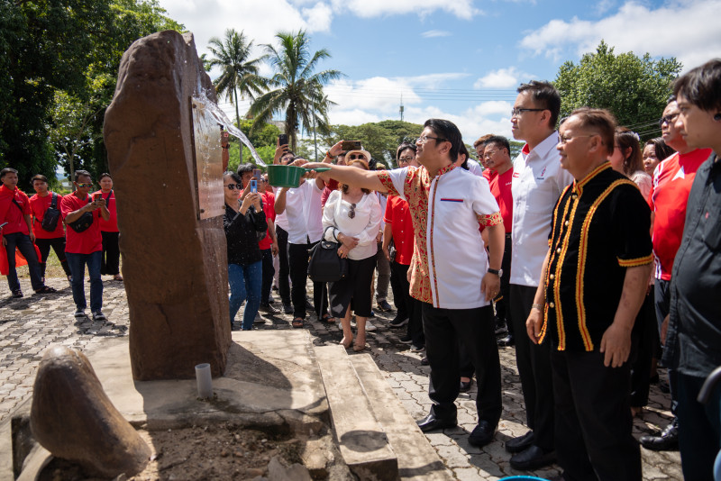Police report, cultural clash over symbolic act at Keningau Oath Stone