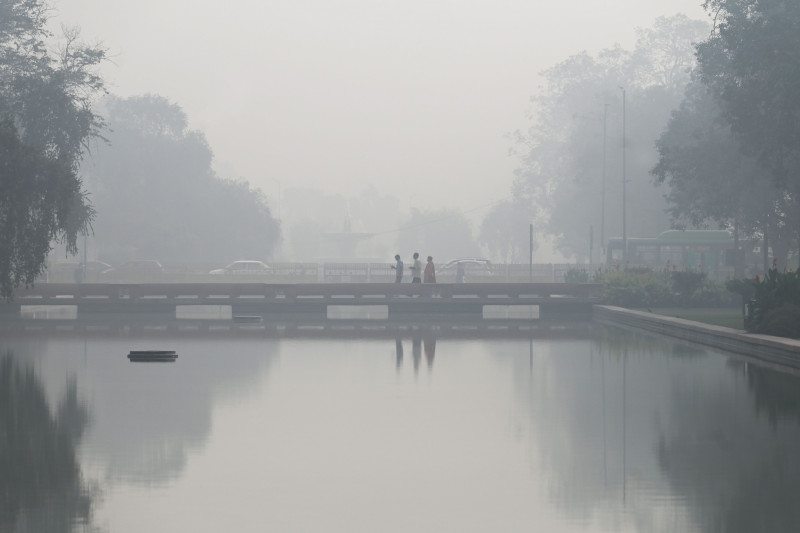 India’s capital to shut schools as toxic smog chokes city