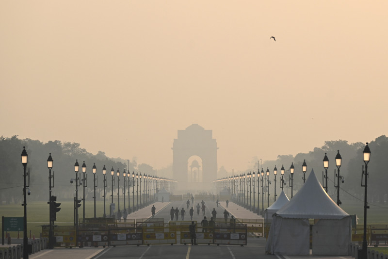 Post-Diwali Delhi wakes to toxic firecracker smog
