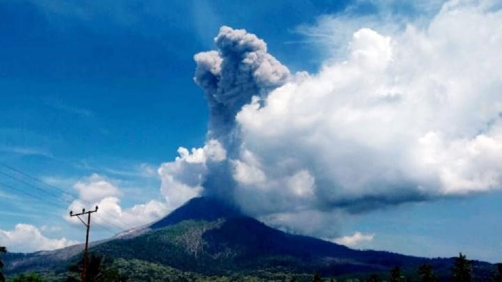Mount Lewotobi Laki-Laki erupts again as Indonesia maintains alert status