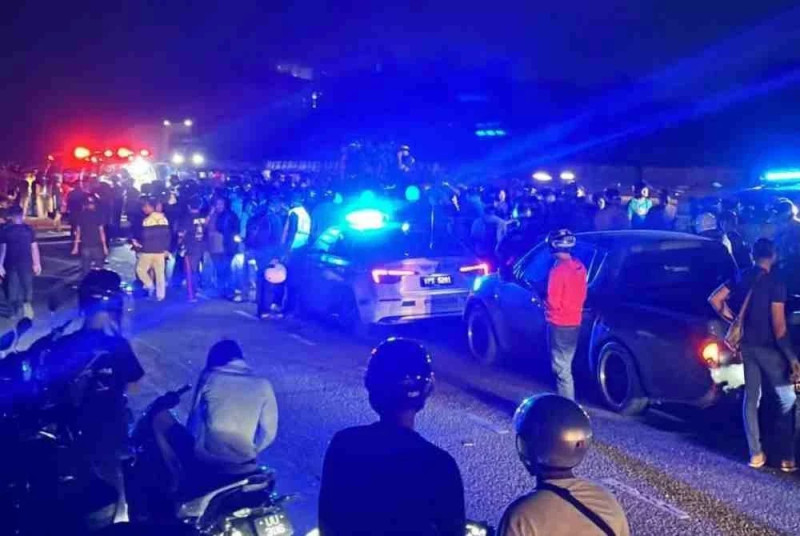 Three motorcyclists killed, nine injured in 15-vehicle crash in Ipoh