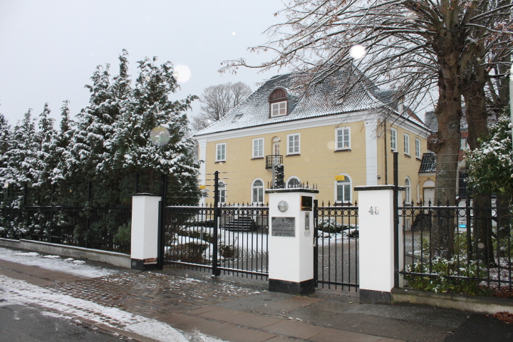 Armed Iranian targets Tehran embassy in Denmark