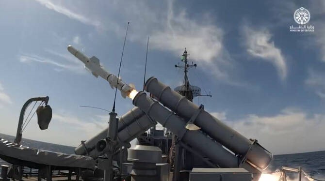 US–Iran tensions escalate as Trump issues ultimatum over Hormuz Strait amid rising casualties