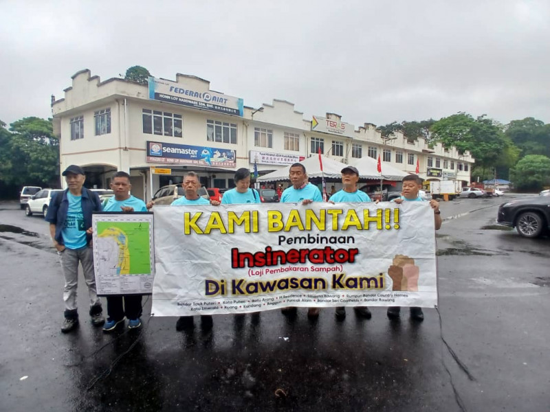 Residents chide Pakatan KKB candidate for ignoring incinerator project