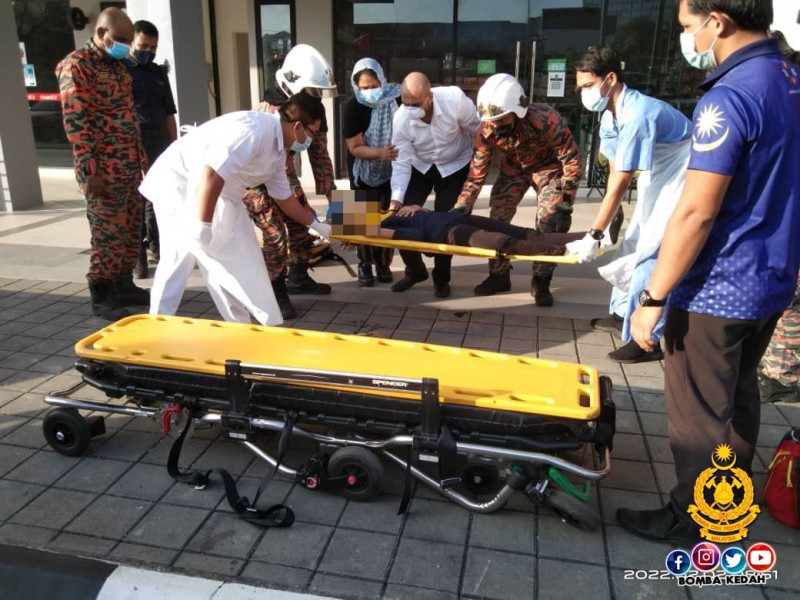 Holidaying girl suffers serious head injuries after falling from height in Langkawi