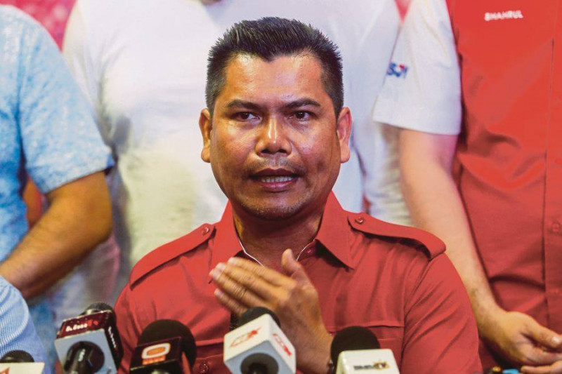 [UPDATED] Khairy paid Umno delegates RM300 to boo no-contest motion: Jamal Yunos