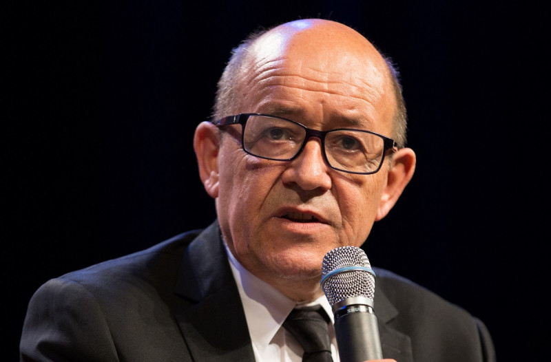 French minister in Egypt to ease tensions over cartoon controversy