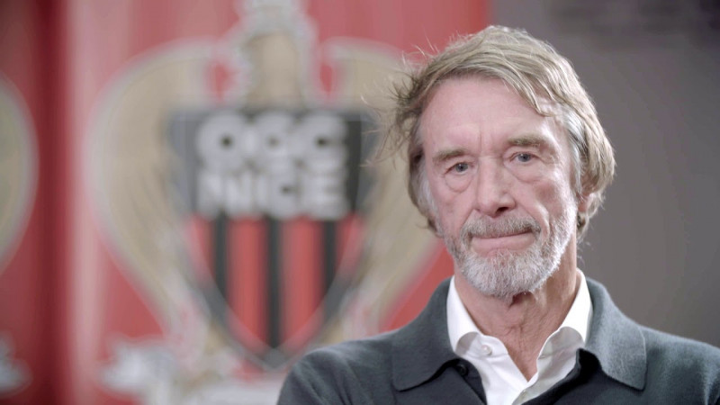 British billionaire Ratcliffe challenges Qatar sheikh in race to buy Man Utd
