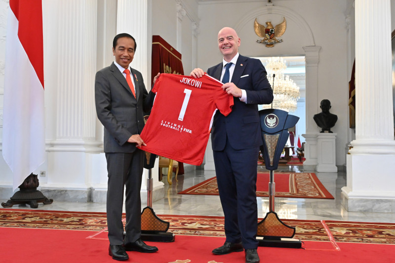 FIFA president vows to ‘transform’ Indonesian football after tragedy