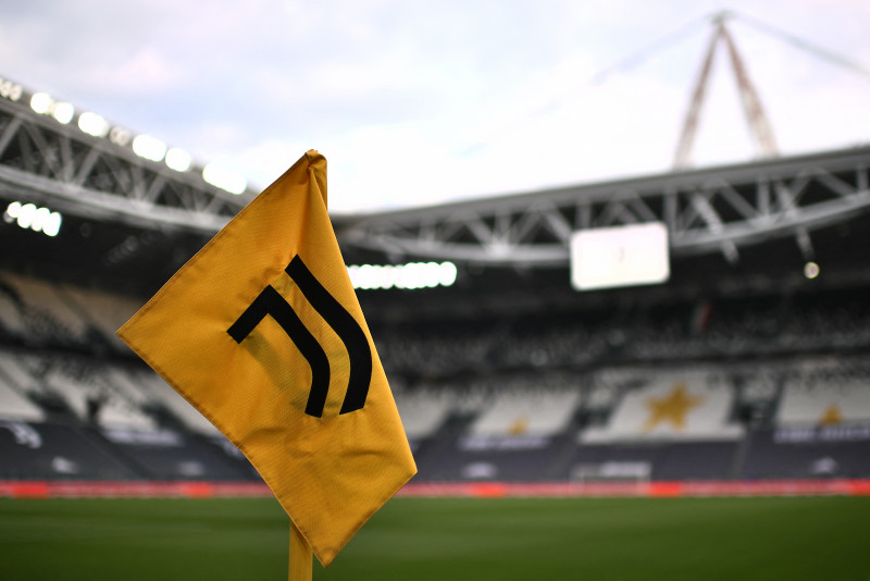 Juve offices searched by police over suspect player transfer