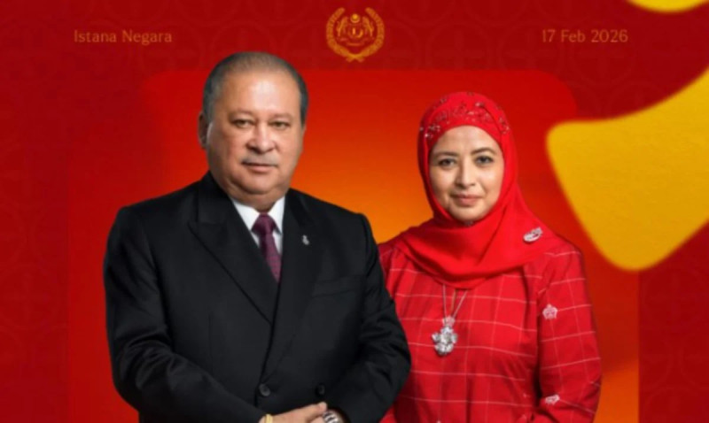 King pays tribute to fathers, hails role as foundation of strong families