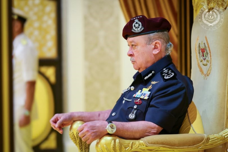 King calls for schools in haze-hit areas to close