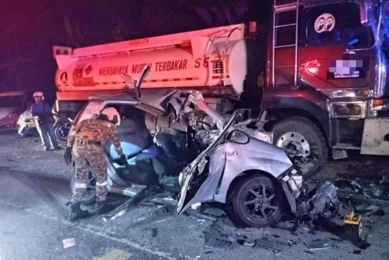 Four killed in chain-reaction crash in Sepanggar