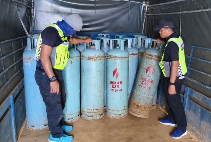 KPDN authorities seize 199 LPG cylinders in unlicensed trade crackdown
