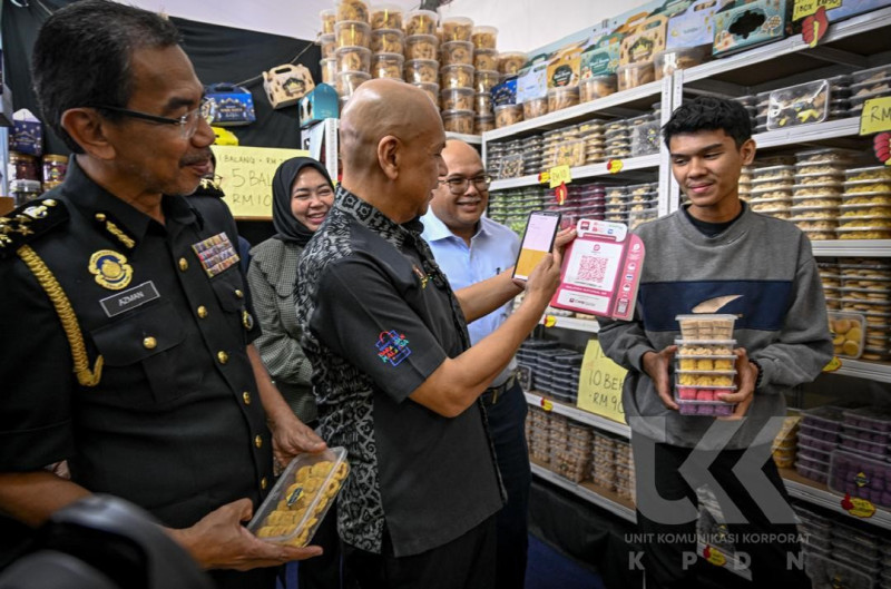 Legal Action taken against 445 errant traders during Deepavali festive price control scheme