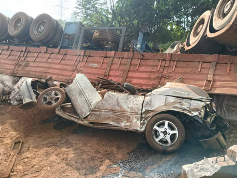 Traffic offender detained after freight carrier crushes family vehicle on Karak highway