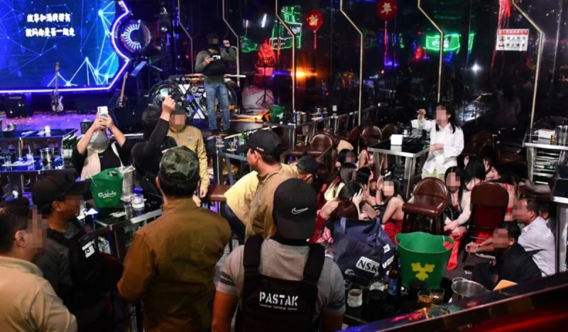 Immigration raid on Kepong entertainment outlets nets 107 undocumented migrants