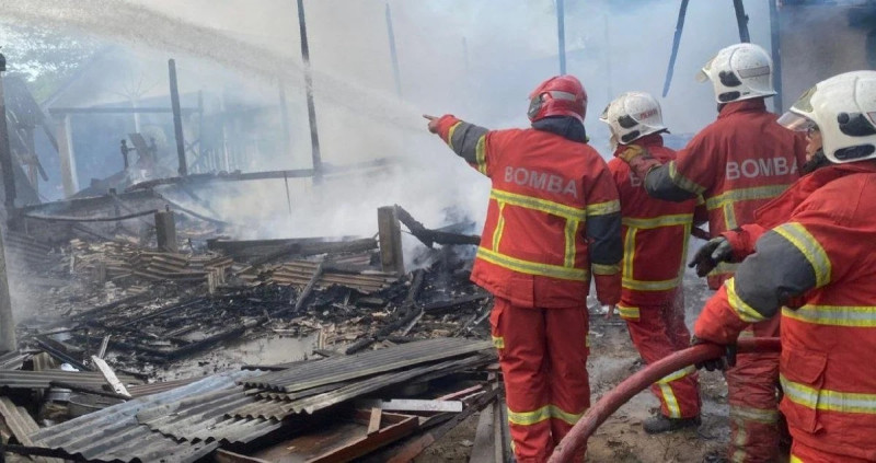 Family escapes unhurt as Kampung Gong Kijang home razed by fire