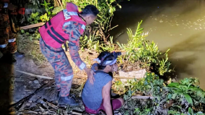 Father watches in horror as son taken by crocodile in Sabah river