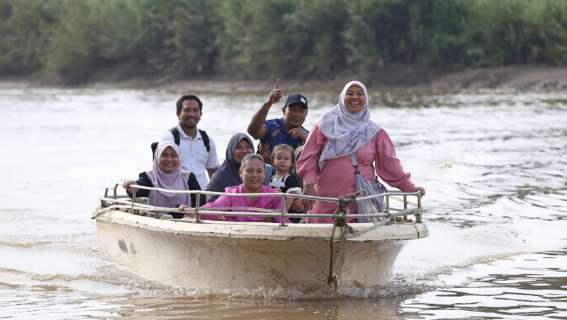 Kinabatangan voters overcome rivers, long journeys and natural hazards to cast their ballots