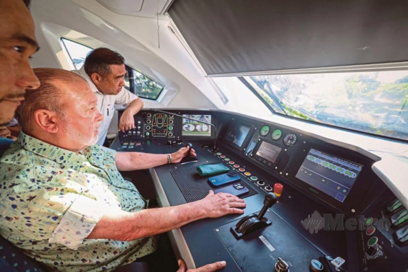 King officially launches, personally pilots ETS3 from Kuala Lumpur to Kluang